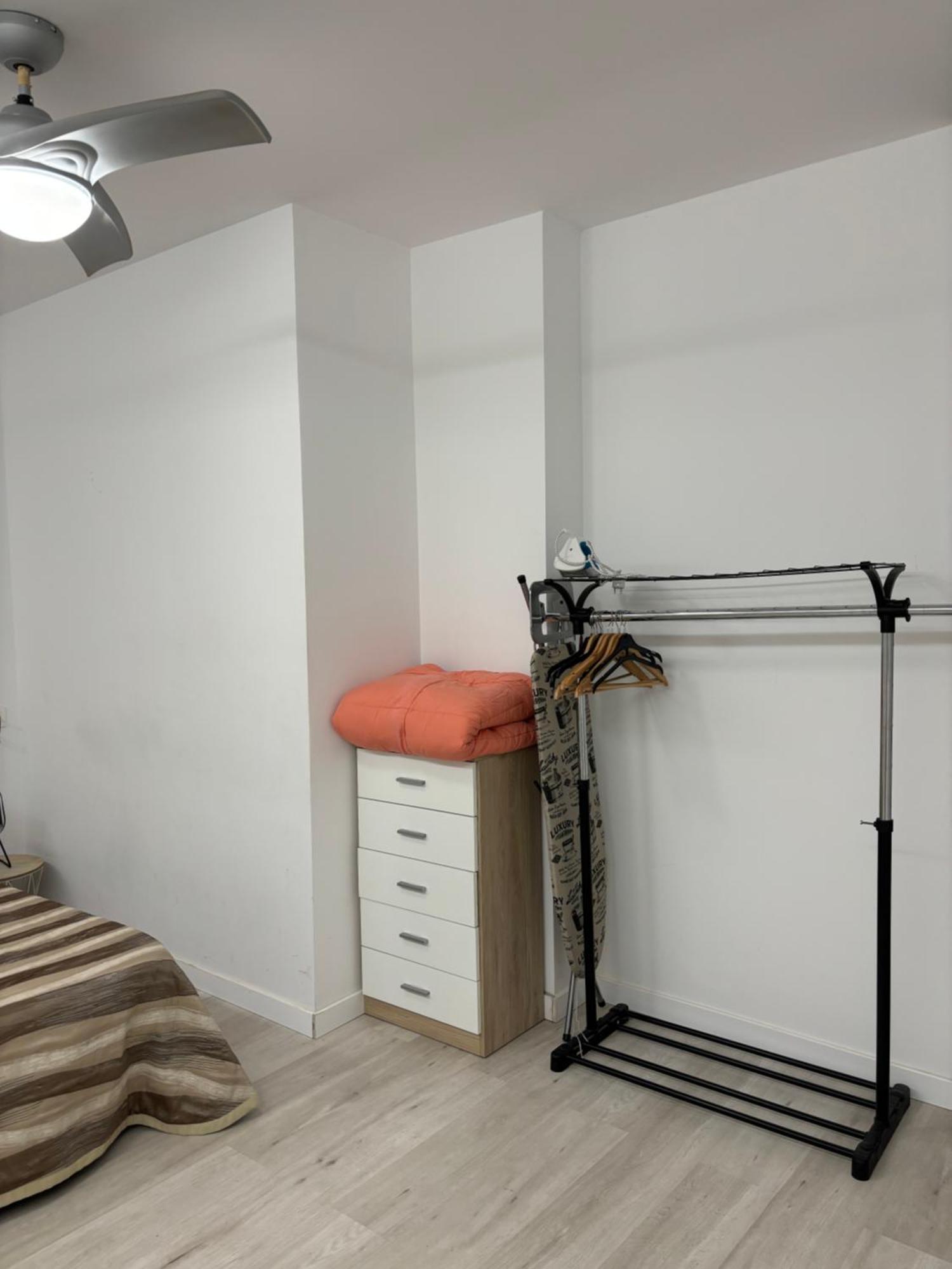 Apartamento Blanco Y Negro En El Centro Alicante Exterior foto